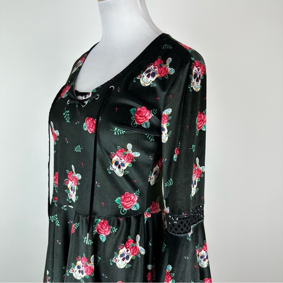 Spirit Halloween Velvet Dia de Los Muertos Floral Flare Sleeve Velvet Dress S - Picture 8 of 12